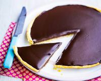 Recette de tarte au chocolat réalisée par Lucie Dauchy et réalisée à partir d'une tablette de poulain noir extra au carambar.