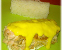 Bûchette au saumon sur lit de chèvre et sauce hollandaise