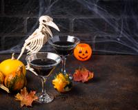 Comment préparer “un spritz noir”, le cocktail parfait pour la soirée d’Halloween ?