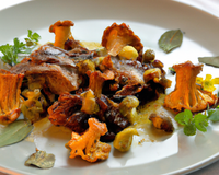 Epaule d'agneau aux girolles