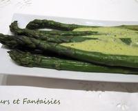Une entrée fraiche et rapide avec ces asperges vertes