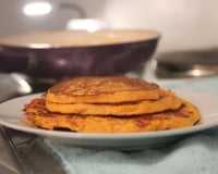 Pancakes de purée de carotte & pointe de curry