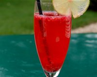 Cocktail pétillant à la framboise