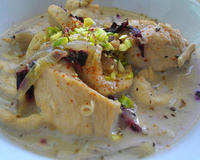 Suprêmes de Volaille au Lait de Coco, Combava et Fleurs d'Hibiscus...