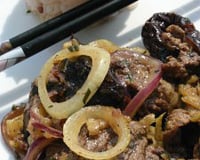 Bœuf parfumé aux épices, aux pruneaux et aux pommes