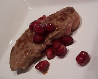Escalopes de foie gras poêlées à la grenade balsamique maison