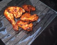 Délicieuses ailes de poulet a grignoter .