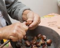 Les chefs ont une technique incroyable pour peler les châtaignes en quelques secondes et on vous la partage