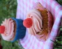 Cupcakes pistaches et fraises bonbons