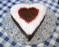 Délicieux gâteau.Le gâteau peut être servi seul ou accompagné d'une mousse au chocolat ou d'une crème au beurre.