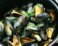 Comment préparer des moules marinières ?