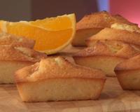 De petits gâteaux parfumés à l'orange qui seront parfaits servis à l'heure du thé.