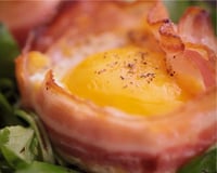 Oeufs nids de bacon