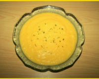Sans pommes de terre et sans matières grasses, cette petite soupe est légère et très rapide et facile à préparer!