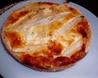 Une tarte toute simple à déguster tiède avec une salade croquante.