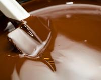 Voici le secret de la ganache au chocolat, pour parfaire ses macarons maison et bien d'autres desserts chocolatés.