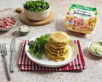 Pratique pour un pique-nique, voici notre recette de pancakes salés au jambon et fromage de chèvre qui va plaire à toute la famille