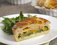 Une tourte authentique qui surprendra par ses saveurs relevées de quelques gouttes de sauce TABASCO®.