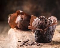 “Rapide et sans sucre ajouté” : une diététicienne partage une recette légère de muffins au chocolat et à la poire !