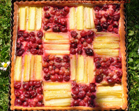 Tarte rhubarbe fruits rouges