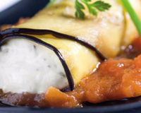 Roulades d'aubergine à la crème de Philadelphia et concassée de tomates