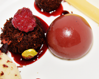Cromesquis, chocolat Manjari et sorbet framboises poivrons rouges