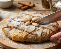 Julie Andrieu partage sa recette idéale pour la Saint-Valentin : une pastilla de poulet comme à Fès