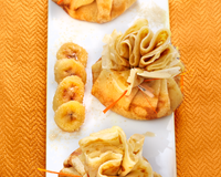 Aumônières de crêpes aux bananes rôties, citron et cassonade