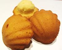 La légendaire madeleines de Commercy, une recette rapide à faire, goûteuse, et avec la garantie d'une belle bosse après cuisson !