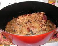Un rôti de porc chic et élégant. En accompagnement servez une purée de pommes de terre ou encore mieux une purée pomme de terre et celeri-rave.