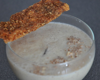 Velouté de céleri à la vanille et sa tuile de parmesan noisettes