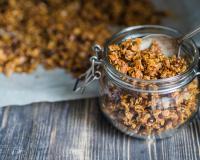 Cette diététicienne vous partage sa recette pour faire un granola réduit en sucres