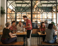“Tout le monde a son téléphone sur soi” : ce restaurateur n’en peut plus et fait payer les réservations non respectées
