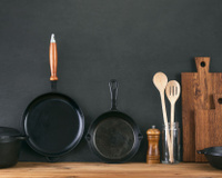 Voici la liste des ustensiles dont il faut vraiment se débarrasser dans sa cuisine en 2025