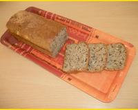 Un cake avec un bon goût prononcé grâce à l'alliance du chèvre avec noix et farine de sarrasin...