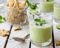 Gaspacho de concombre aux herbes fraîches