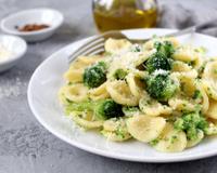 Inspirée de la recette de pâtes la plus typique des Pouilles, dans le talon d’Italie, les orecchiette aux brocolis sont un plat simple à préparer,…