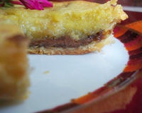 La petite touche en plus : faites dorer les poires dans une poele avec une noisette de beurre , une grosse pincée de canelle et une cuillère a soupe de miel !