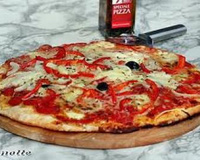 Pizza oignons et poivron rouge