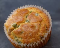 Mini cakes échalotes / petits pois / lardons