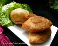Les pirachkichs sont des beignets frits farcis de pommes de terre en purée et oignons épicés.Ils se présentent sous forme ovale, nécessitant un façonnage des plus simples.La…