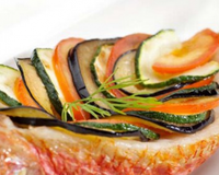 Rouget Colbert, écailles de légumes à la Fourme d'Ambert