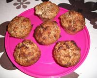 Des bons muffins faits avec du lait de coco et du chocolat en tablette.