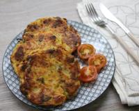 Nous sommes fans des Röstis de pommes de terre. Avec du poireau, c'est encore meilleur car ils donnent du peps à la recette.
