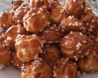 Petits gâteaux à servir avec un café ou un thé. Ils sont meilleurs le jour de la cuisson.