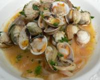 Un classique de la cuisine portugaise ! J'aime beaucoup cette recette ultra simple et gourmande qui marie la terre et la mer.