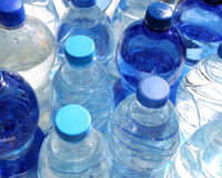 Rappel produit : 4 références de bouteilles d’eau minérale présentent un défaut et ne doivent pas être consommées