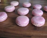 Macarons à la rose avec une crème douce qui n'est pas écoeurante.