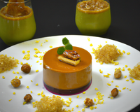 Mousse au Cantal entre-deux,caramel à la liqueur de verveine artisanale,gressins aux noix