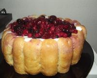 Délicieuse charlotte aux fruits rouge, revisiter avec de la mascarpone et du fromage blanc.